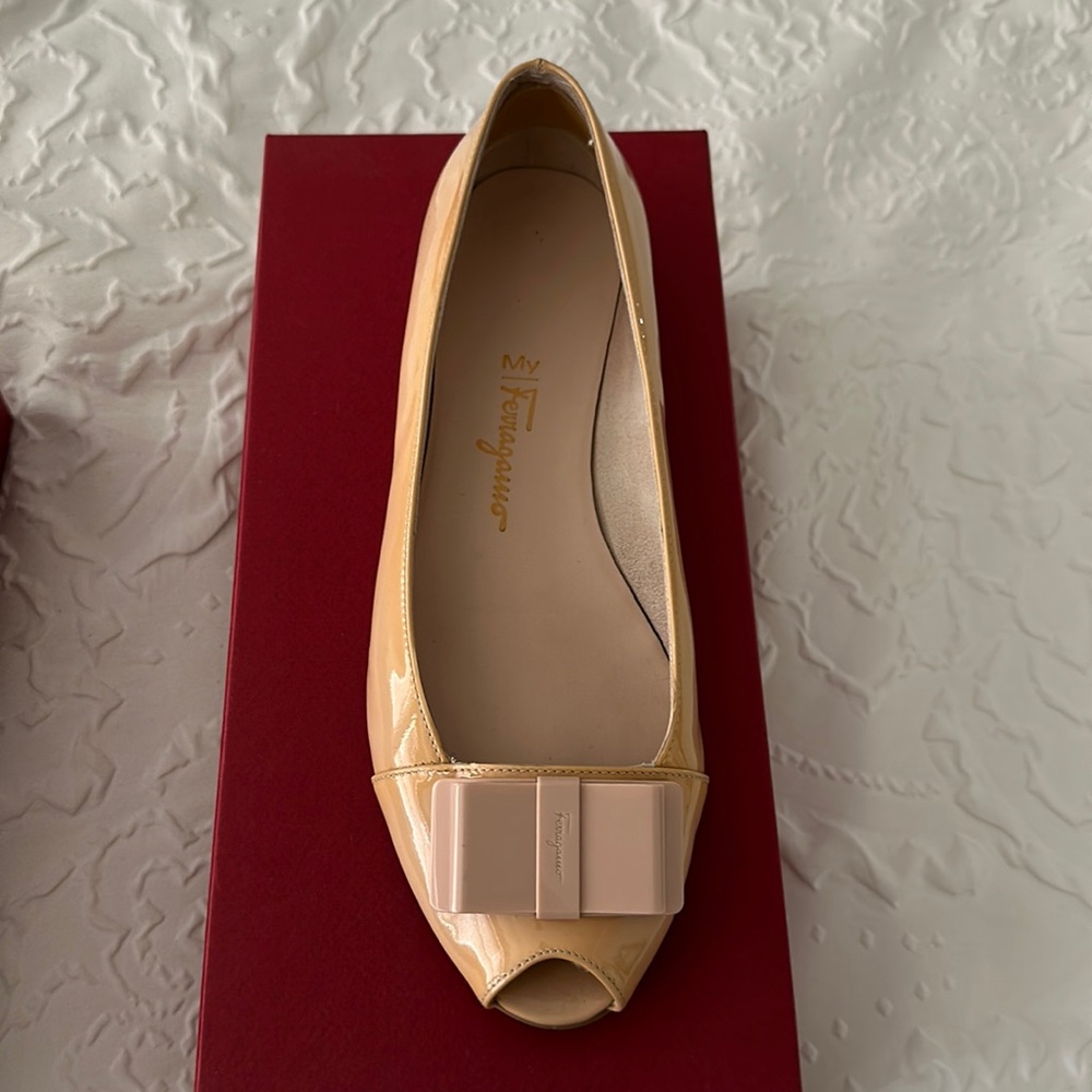 Salvador ferragamo size 7